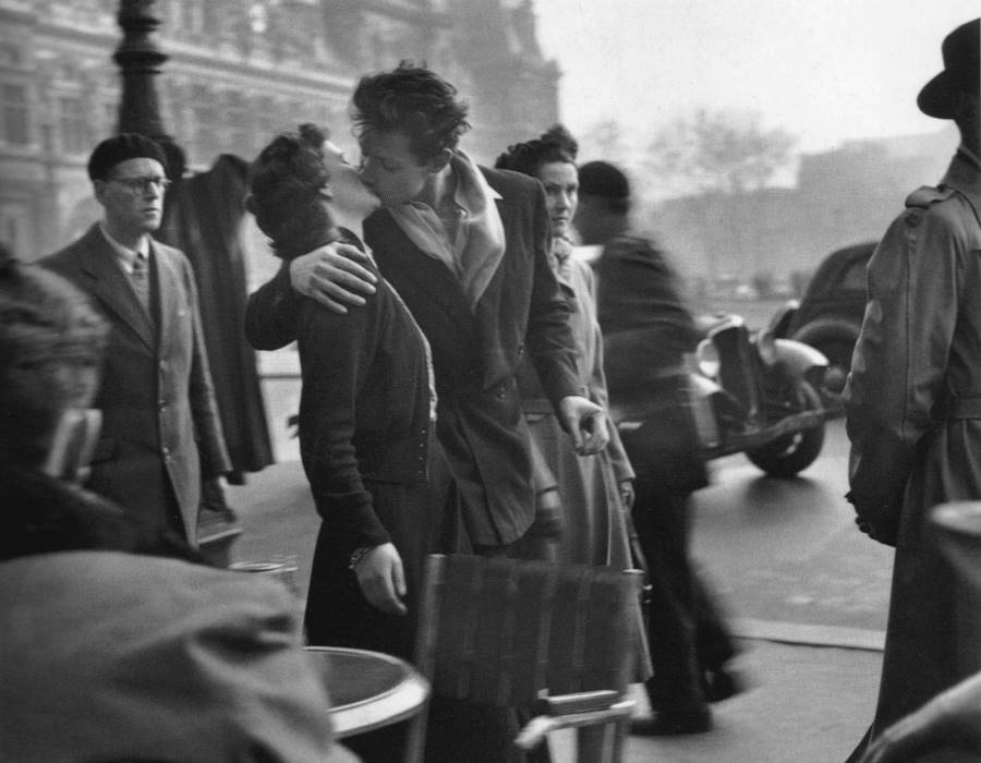 Robert Doisneau - Le baisier de l'hotel de ville