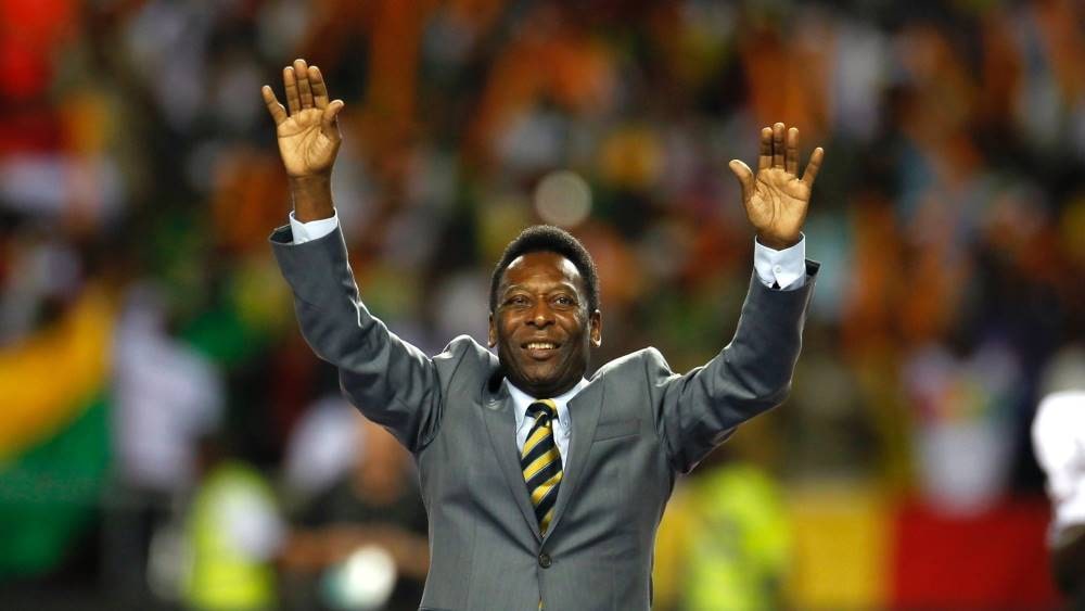 Pele in suit