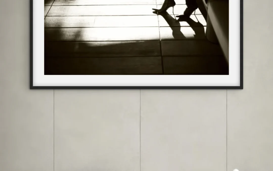 Everyday objects, extraordinary frames